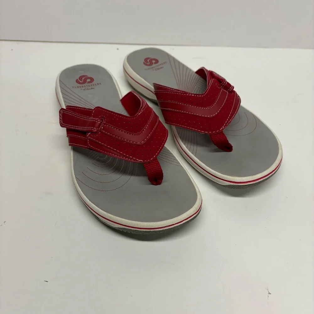 Clark’s Cloudsteppers Red and Gray Flip Flops Sandals Slip Ons Size 7 - Picture 2 of 10